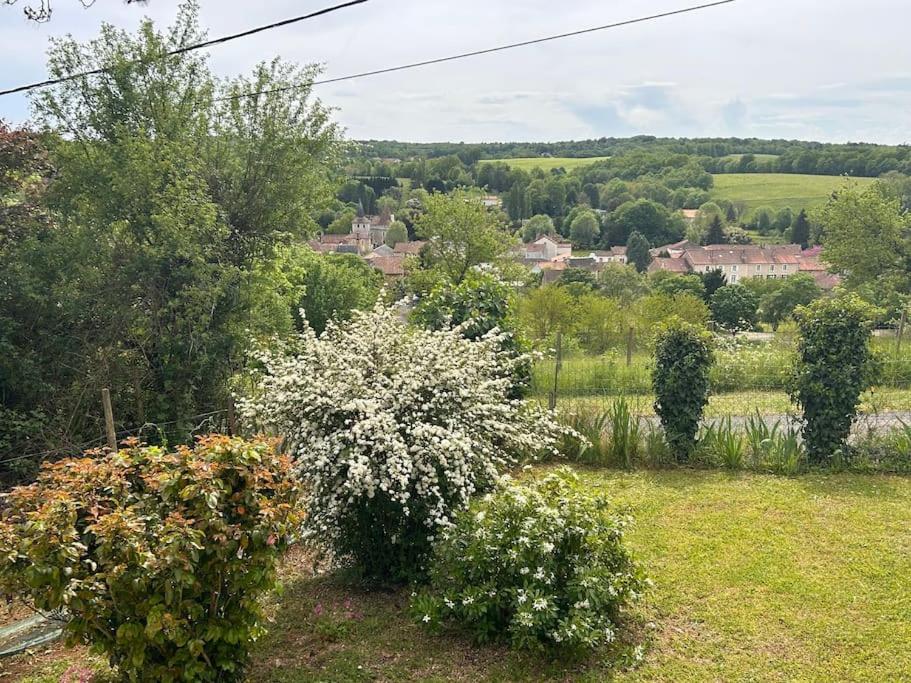 Maison Au Coeur Du Perigord Vert Javerlhac-et-la-Chapelle-Saint-Robert Exterior photo